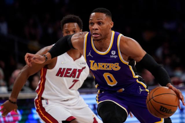 开云体育入口-蒙克爆发韦少回暖 热火罚球断电助湖人逃出生天